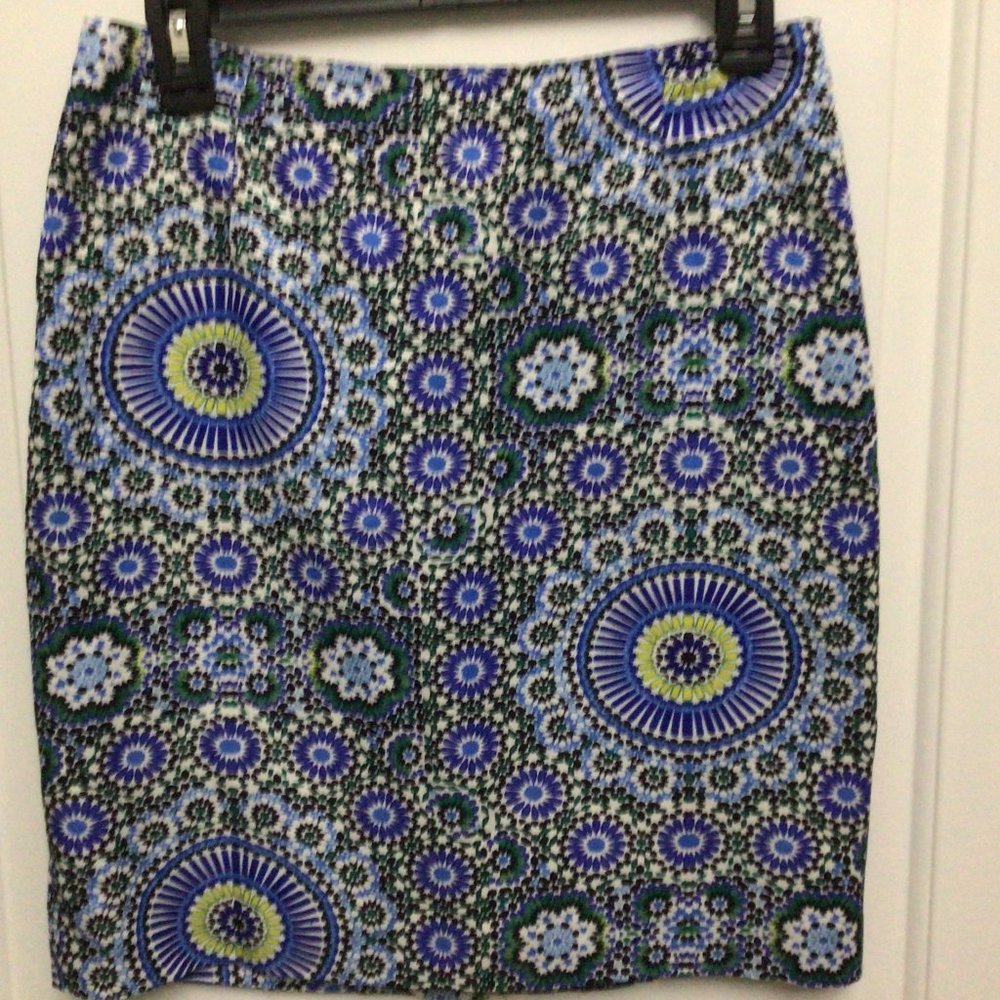 Banana Republic Pretty Colorful Skirt; Great for Spring and Summer!